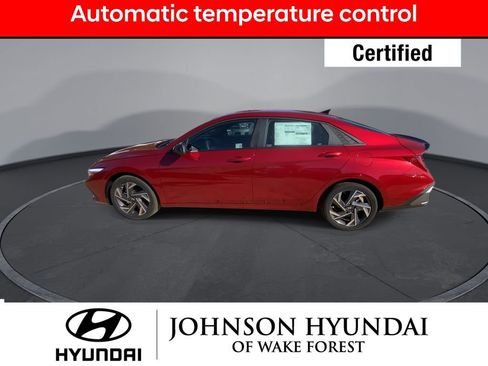 Certified 2025 Hyundai Elantra SEL w/ Cargo Package image 5