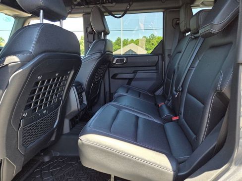 Used 2025 Ford Bronco Badlands AWD/4WD image 6