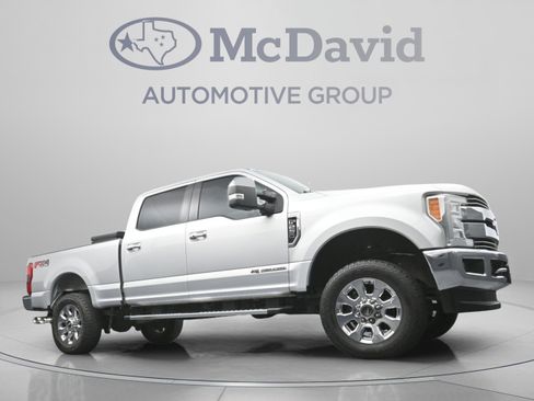 Used 2018 Ford F250 Lariat w/ Lariat Ultimate Package AWD/4WD image 34
