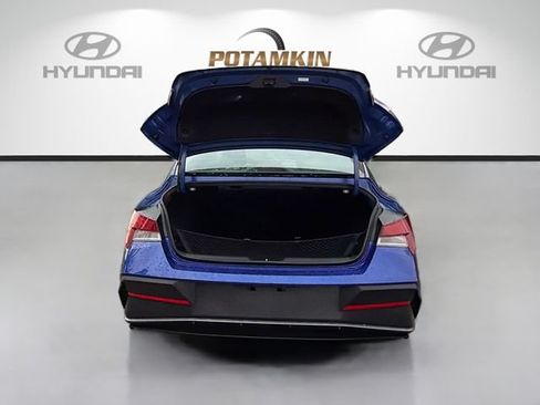 Used 2024 Hyundai Elantra SEL FWD image 24