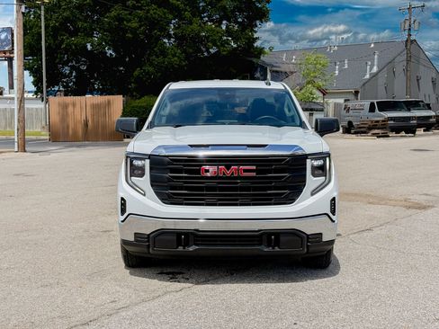 Used 2025 GMC Sierra 1500 Pro w/ Pro Value Package AWD/4WD image 4