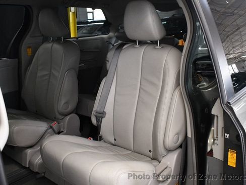 Used 2014 Toyota Sienna XLE image 20
