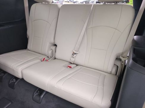 Used 2024 Buick Enclave Essence w/ Experience Buick Package AWD/4WD image 31
