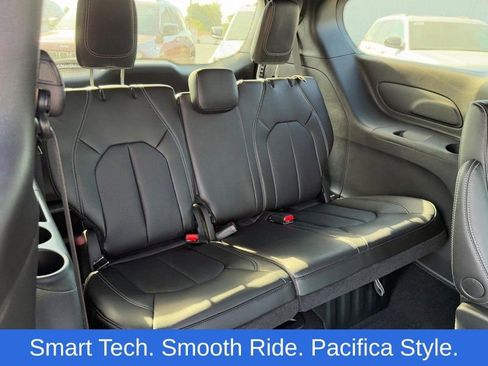 New 2026 Chrysler Pacifica Select image 5