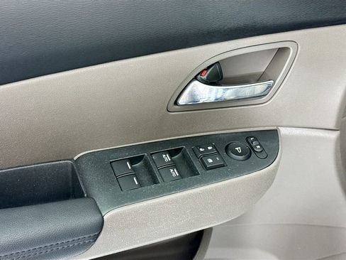 Used 2015 Honda Odyssey LX image 24