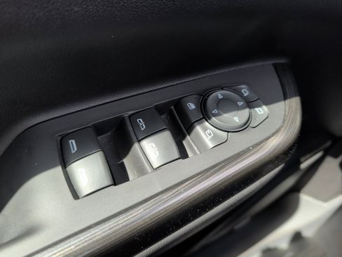 Used 2023 GMC Acadia SLT w/ Technology Package FWD image 16