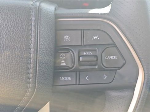 Used 2025 Toyota 4Runner SR5 image 23