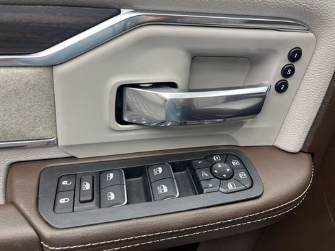 New 2026 RAM 2500 Laramie AWD/4WD image 7