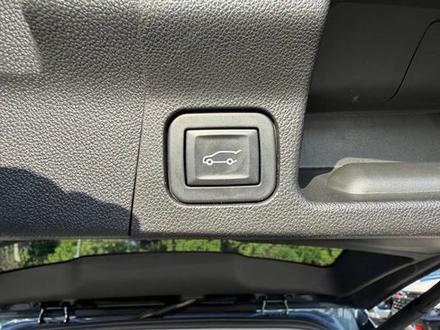 Used 2019 GMC Acadia SLT w/ LPO, Cargo Package AWD/4WD image 21