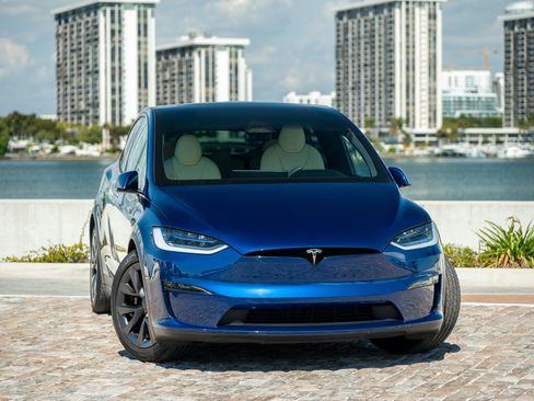 Used 2022 Tesla Model X Long Range image 2