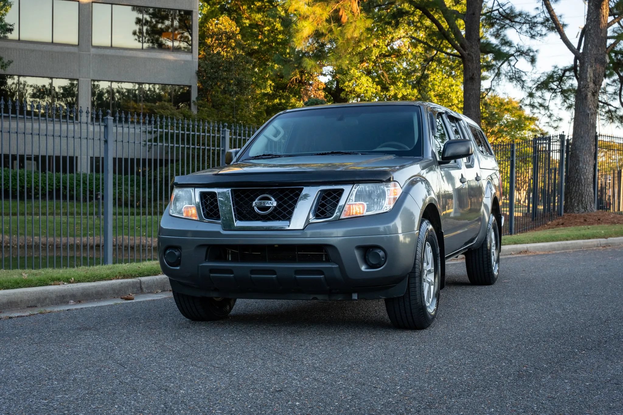 Used 2019 Nissan Frontier SV RWD image 2