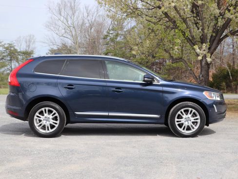 Used 2015 Volvo XC60 T5 w/ Proximity Package image 2