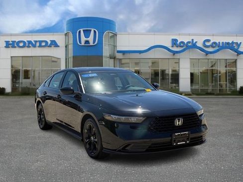 Certified 2025 Honda Accord SE image 1