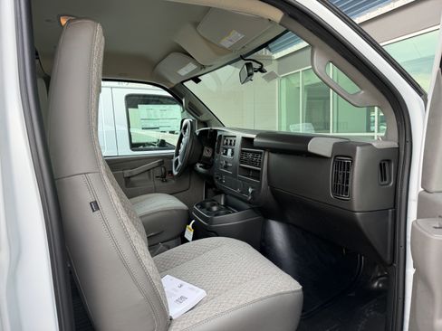 New 2026 Chevrolet Express 3500 Extended RWD image 23
