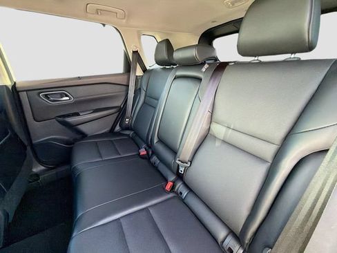 Used 2021 Nissan Rogue SV w/ Premium Package FWD image 20