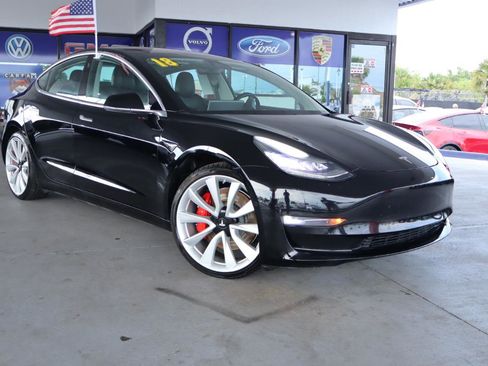 Used 2018 Tesla Model 3 AWD/4WD image 3