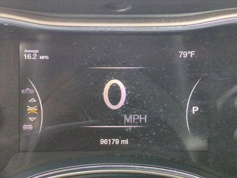 Used 2017 Jeep Grand Cherokee Laredo image 11