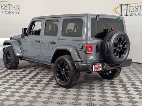 Used 2025 Jeep Wrangler Unlimited Sahara w/ Safety Group AWD/4WD image 5