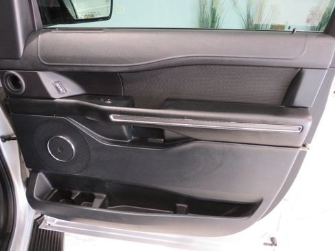 Used 2018 Ford Expedition XLT image 26