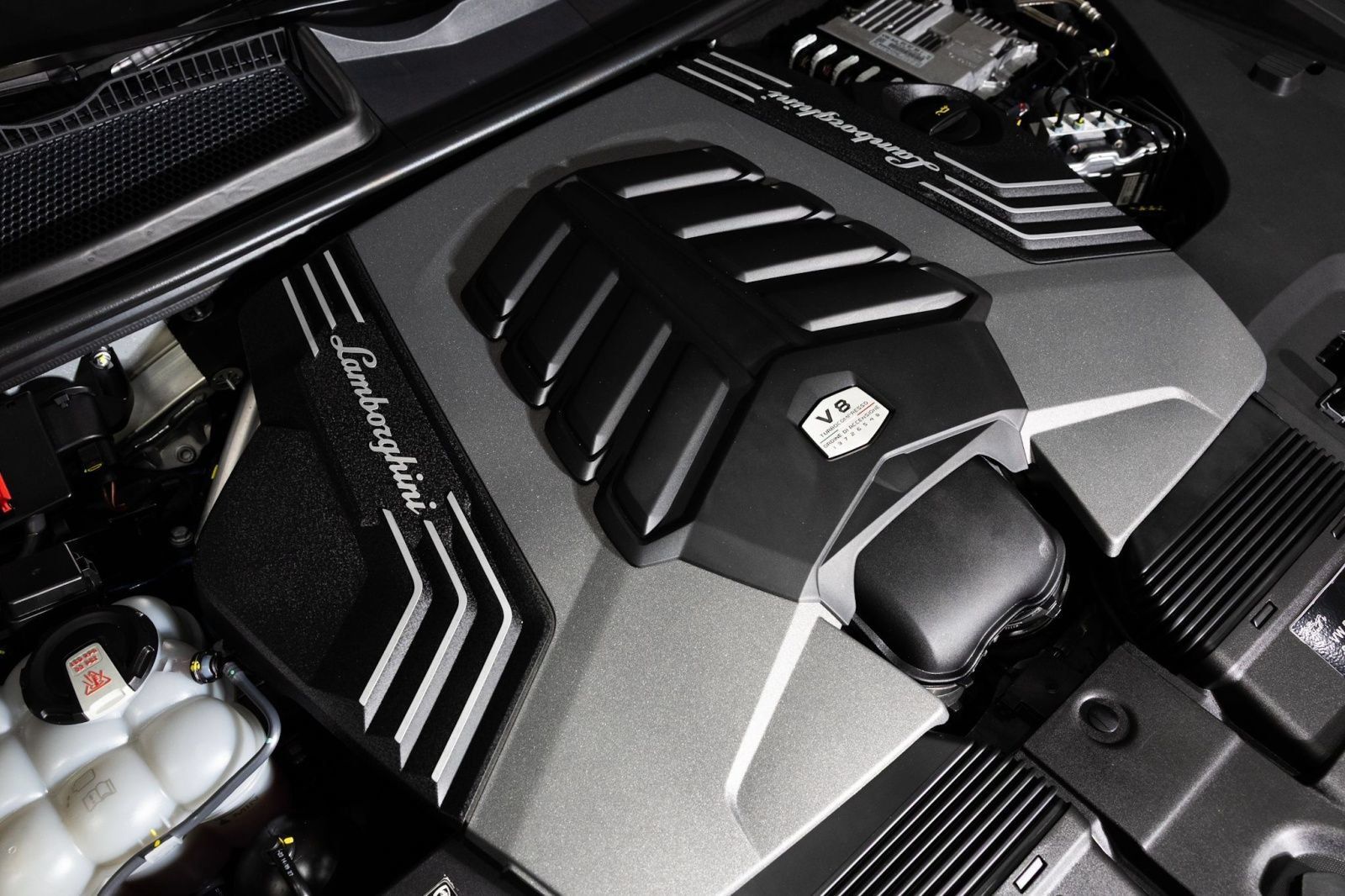 Used 2024 Lamborghini Urus Performante AWD/4WD image 49