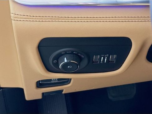 New 2026 Jeep Grand Cherokee L Summit image 10