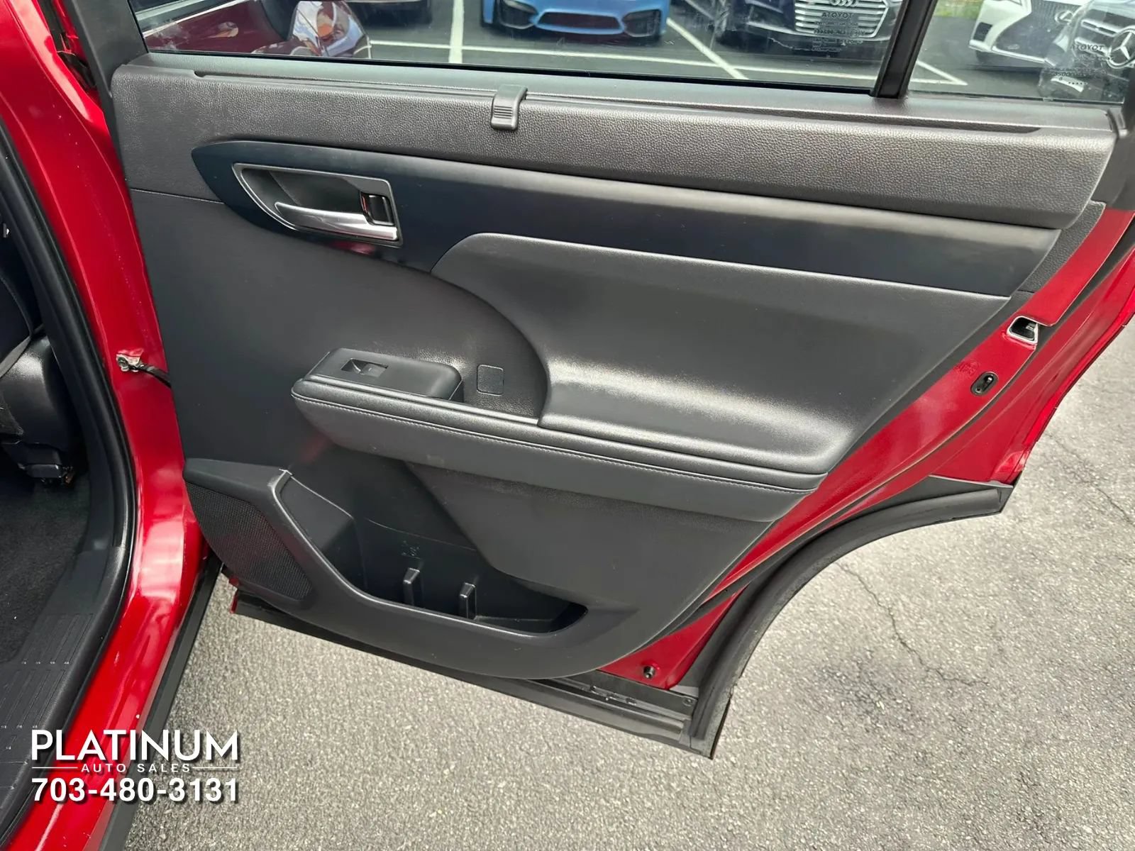 Used 2022 Toyota Highlander XSE AWD/4WD image 17