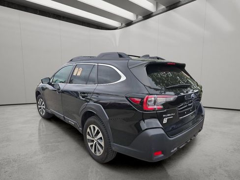 Used 2023 Subaru Outback Premium AWD/4WD image 5