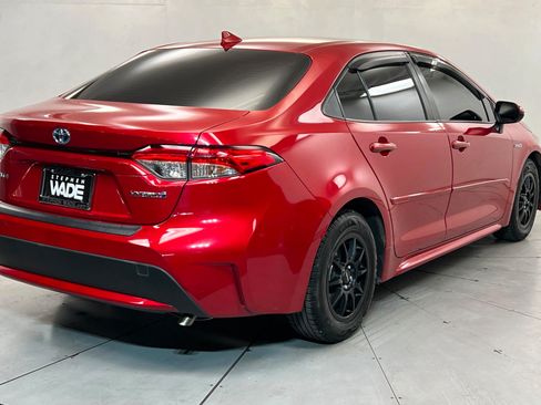 Used 2021 Toyota Corolla LE FWD image 5