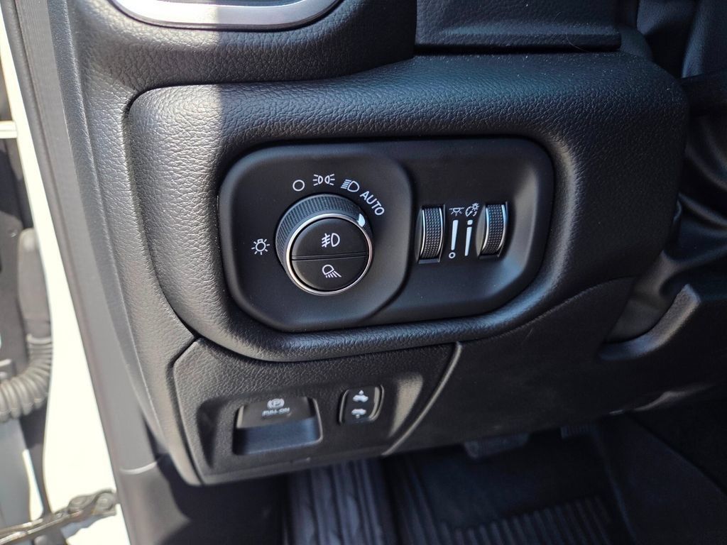 Used 2026 RAM 1500 Laramie w/ Sport Appearance Package AWD/4WD image 23