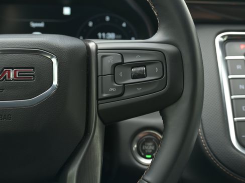 Used 2023 GMC Yukon AT4 w/ AT4 Premium Package AWD/4WD image 25