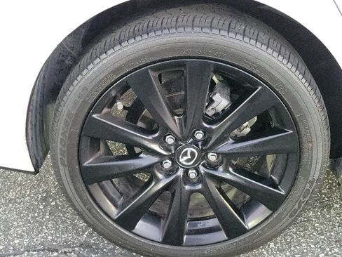 Used 2024 MAZDA MAZDA3 s image 24