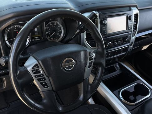 Used 2017 Nissan Titan SV AWD/4WD image 15