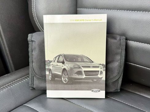 Used 2016 Ford Escape Titanium AWD/4WD image 38