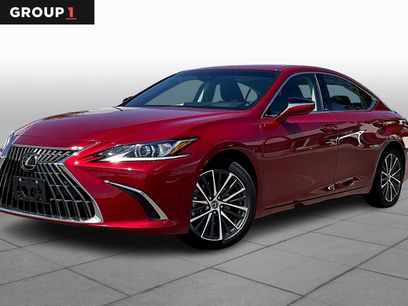 Used 2025 Lexus ES 300h w/ Premium Package
