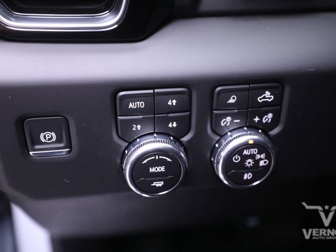 New 2026 GMC Sierra 3500 Denali w/ Technology Package image 17