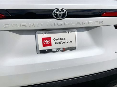 Certified 2024 Toyota Grand Highlander Limited image 10