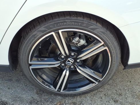 Used 2024 Honda Accord Sport image 3