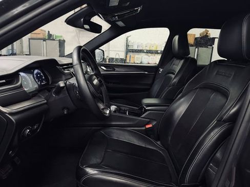 Used 2022 Jeep Grand Cherokee Overland AWD/4WD image 19