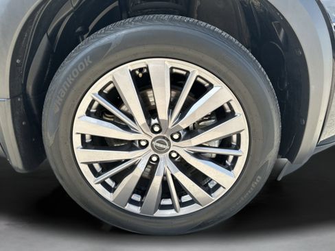 Used 2024 Nissan Pathfinder SL w/ SL Premium Package FWD image 30