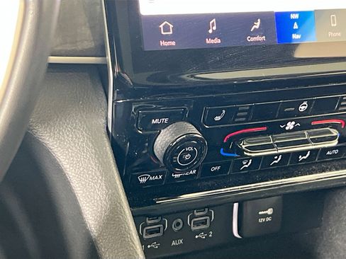 Used 2022 Jeep Grand Cherokee Limited image 20