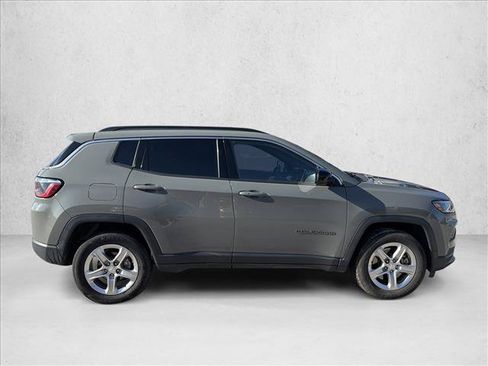 Used 2024 Jeep Compass Latitude AWD/4WD image 6