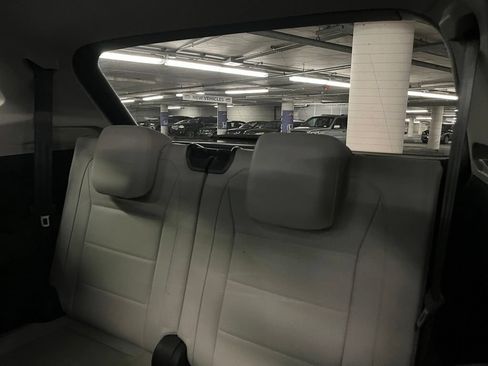 Used 2019 Volkswagen Tiguan SE AWD/4WD image 21