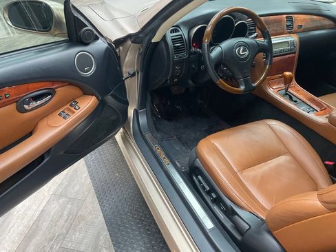 Used 2002 Lexus SC 430 Convertible image 4