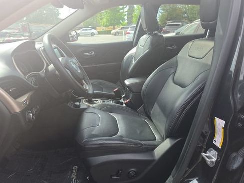 Used 2015 Jeep Cherokee Limited w/ Luxury Group AWD/4WD image 9