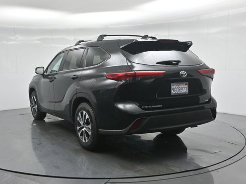 Used 2023 Toyota Highlander XLE image 33