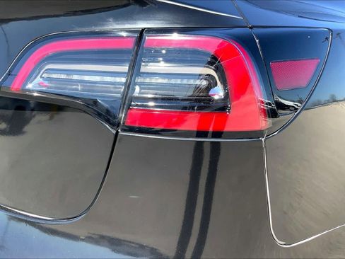 Used 2020 Tesla Model 3 Standard Range Plus image 29