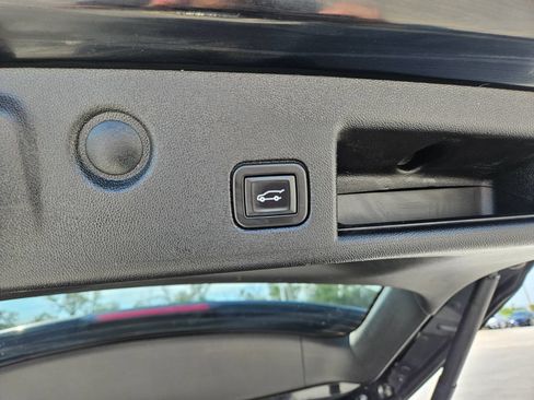 Used 2020 Chevrolet Equinox LT w/ Midnight Edition AWD/4WD image 28
