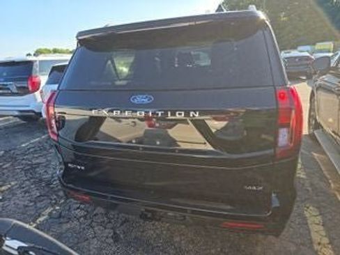 Used 2025 Ford Expedition Max Active AWD/4WD image 6
