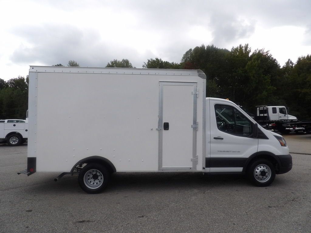 Used 2023 Ford Transit 350 DRW RWD image 9