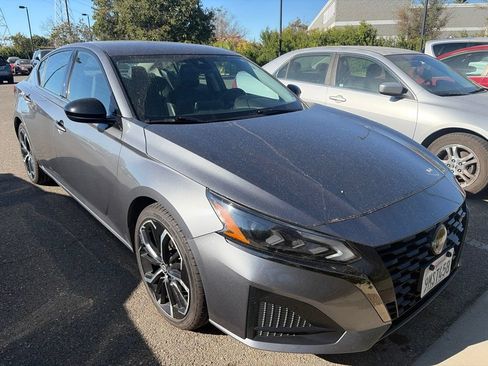 Used 2024 Nissan Altima 2.5 SR FWD image 1